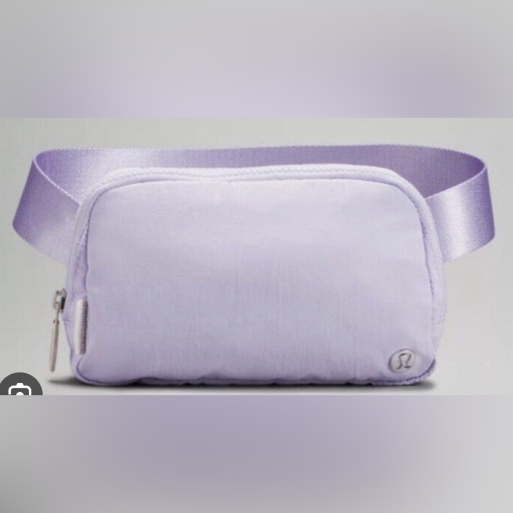Lululemon Everywhere Belt Bag 1L in Lavender Fog